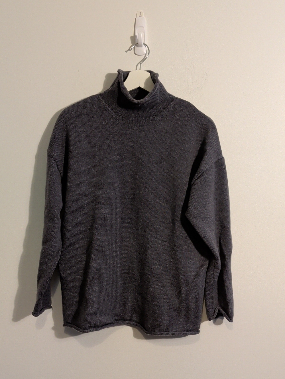ARITZIA BABATON roll neck merino wool sweater - size medium